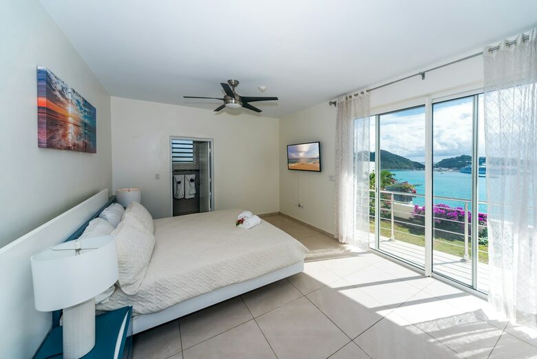 Quintess Collection - Little Bay - Little Bay, Sint Maarten (Dutch part)