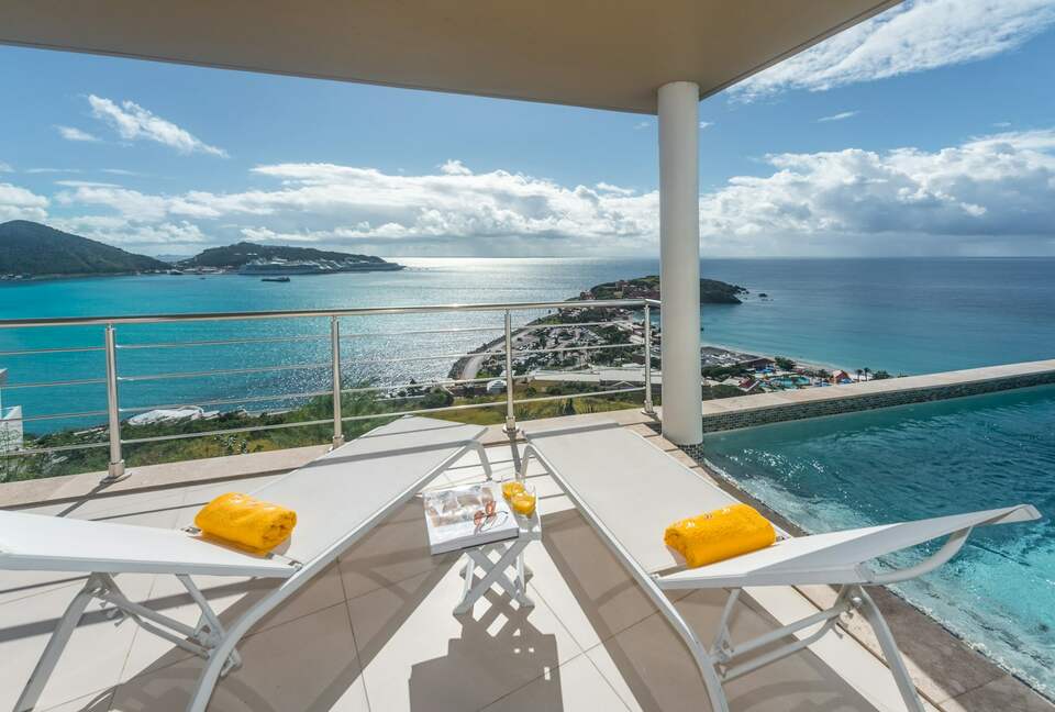 Quintess Collection - Little Bay - Little Bay, Sint Maarten (Dutch part)