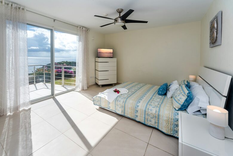 Quintess Collection - Little Bay - Little Bay, Sint Maarten (Dutch part)