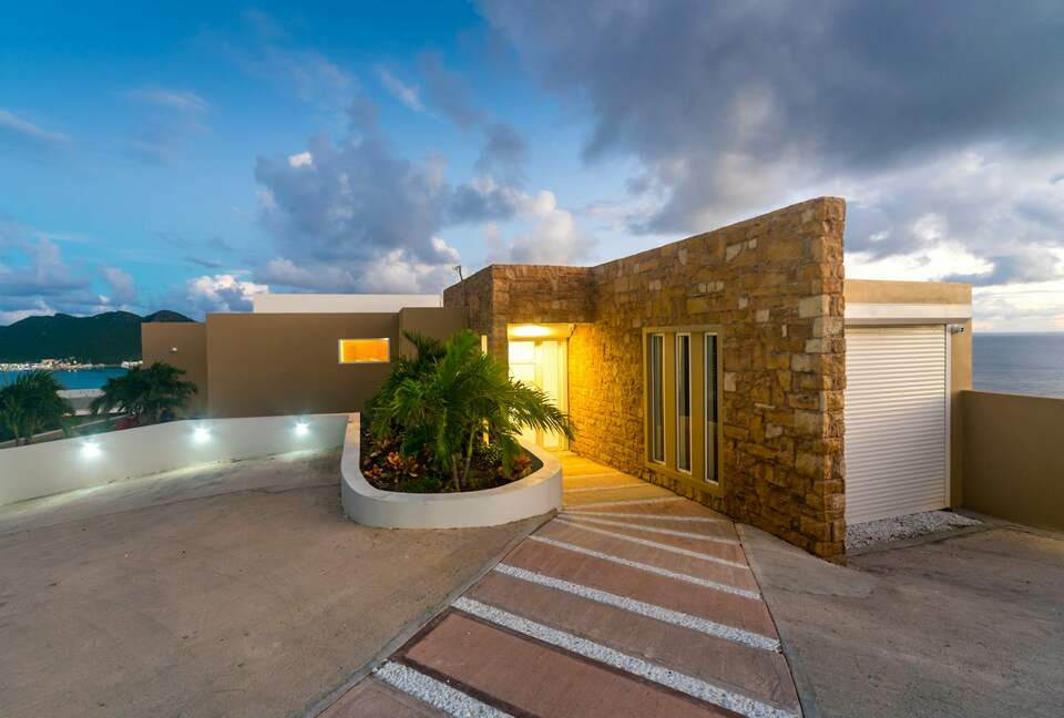 Quintess Collection - Little Bay - Little Bay, Sint Maarten (Dutch part)