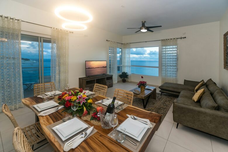 Quintess Collection - Little Bay - Little Bay, Sint Maarten (Dutch part)