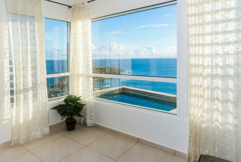 Quintess Collection - Little Bay - Little Bay, Sint Maarten (Dutch part)