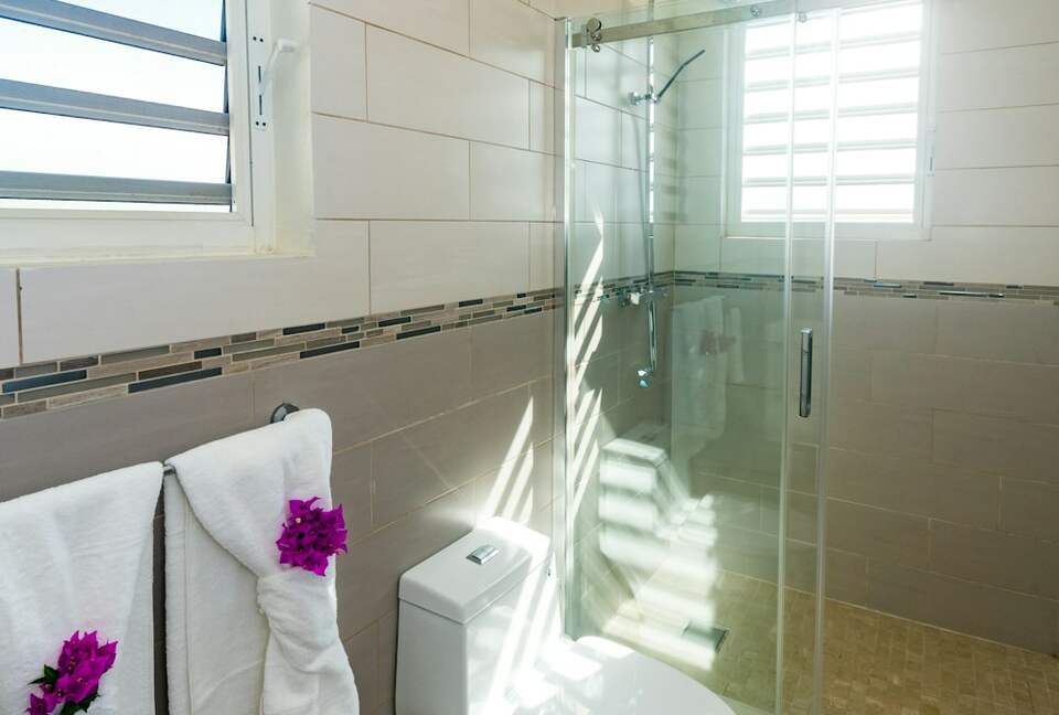 Quintess Collection - Little Bay - Little Bay, Sint Maarten (Dutch part)