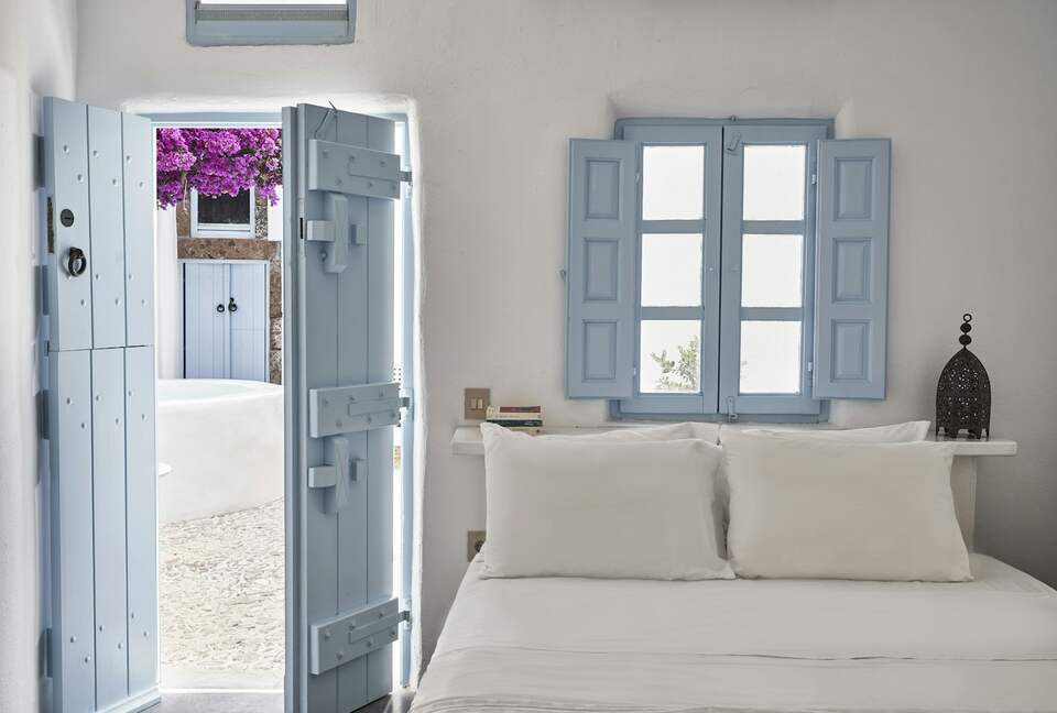 Quintess Collection - Villa Ivi - Santorini, Greece