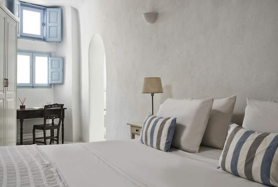 Quintess Collection - Villa Ivi - Santorini, Greece