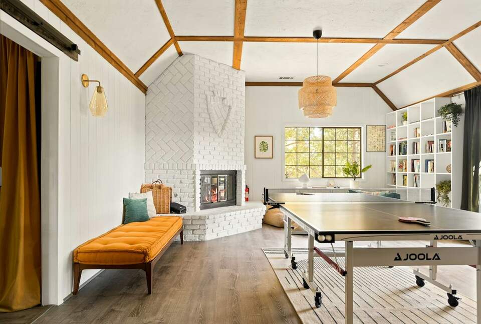 Quintess Collection - Wolves Den - Lake Arrowhead, California