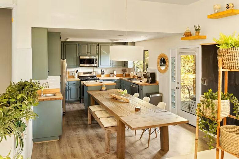 Quintess Collection - Wolves Den - Lake Arrowhead, California