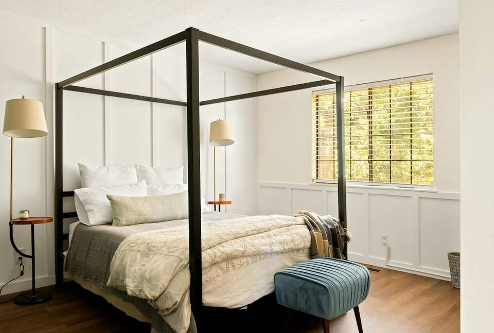 Quintess Collection - Wolves Den - Lake Arrowhead, California