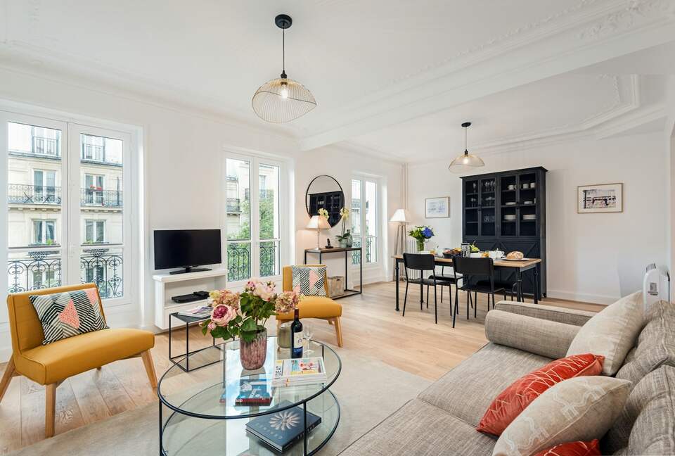 Quintess Collection - Pantheon Gardens - Paris, France