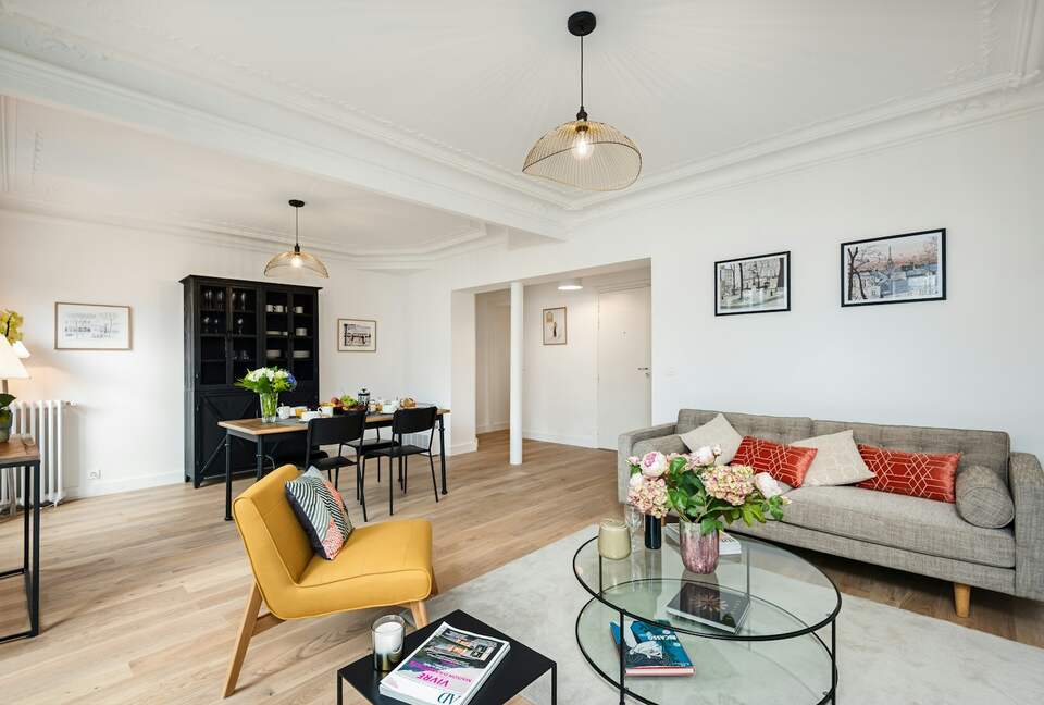 Quintess Collection - Pantheon Gardens - Paris, France