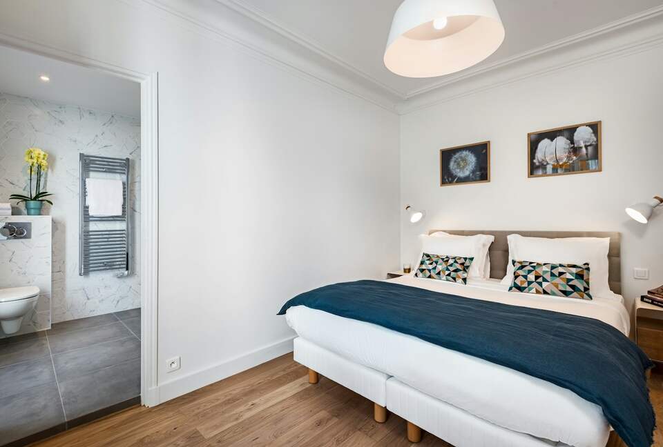 Quintess Collection - Pantheon Gardens - Paris, France