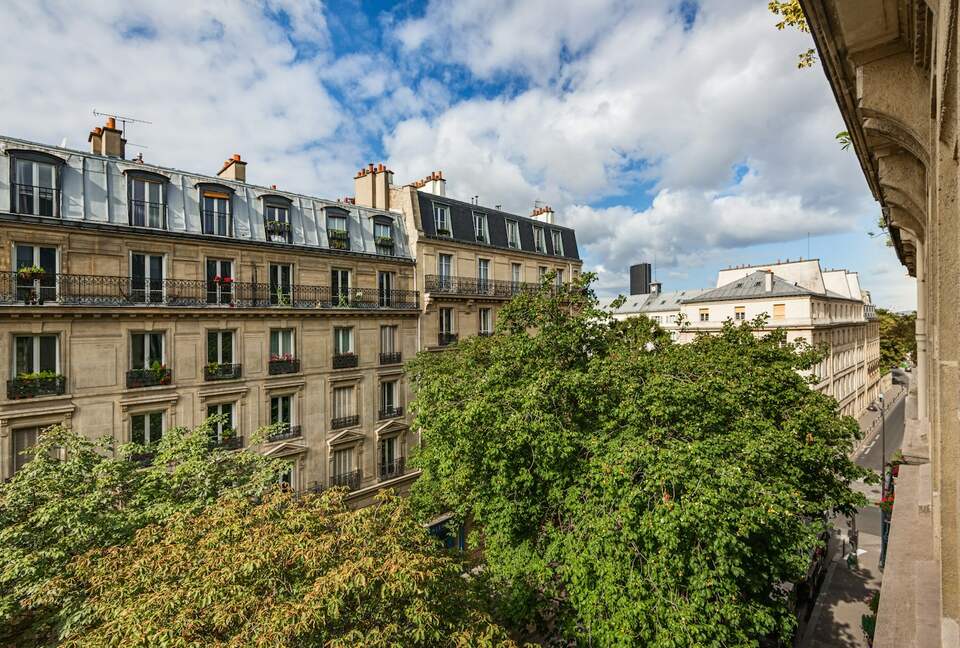 Quintess Collection - Pantheon Gardens - Paris, France