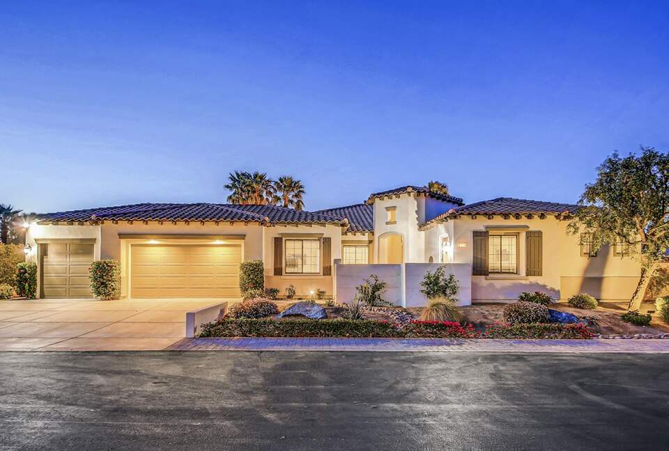 Quintess Collection - Espiritu - Indio, California