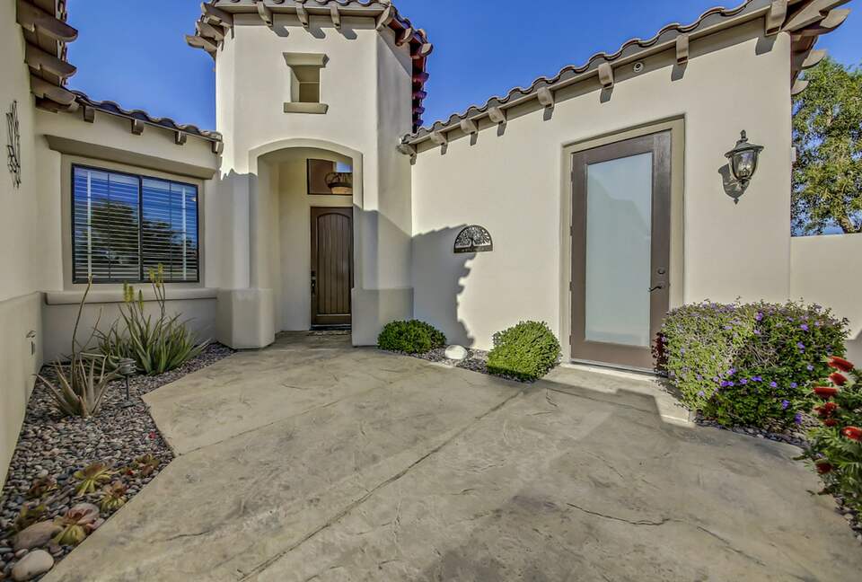 Quintess Collection - Espiritu - Indio, California