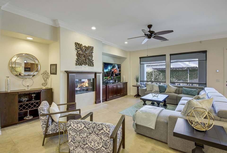 Quintess Collection - Espiritu - Indio, California