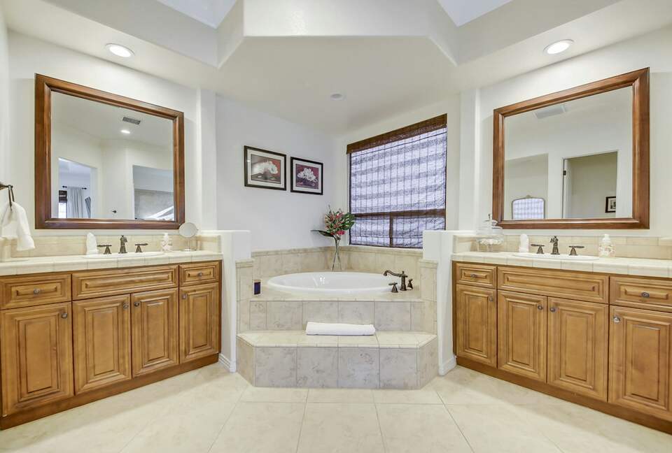 Quintess Collection - Espiritu - Indio, California