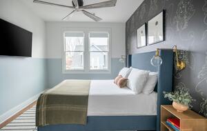 Quintess Collection - Painted Lady - Nashville, Tennessee