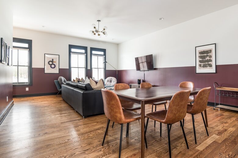 Quintess Collection - Painted Lady - Nashville, Tennessee