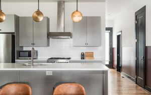 Quintess Collection - Painted Lady - Nashville, Tennessee