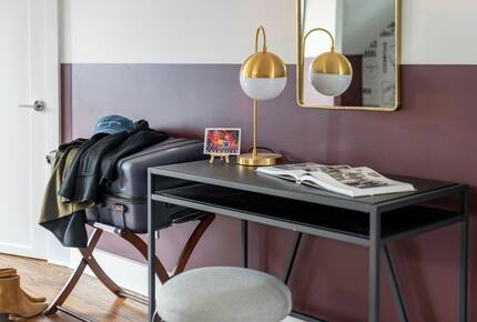 Quintess Collection - Painted Lady - Nashville, Tennessee