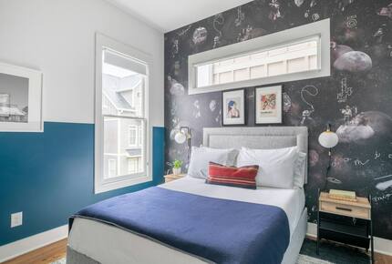 Quintess Collection - Painted Lady - Nashville, Tennessee