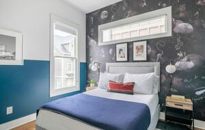 Quintess Collection - Painted Lady - Nashville, Tennessee