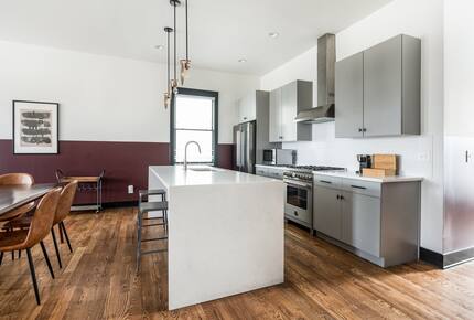 Quintess Collection - Painted Lady - Nashville, Tennessee