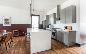 Quintess Collection - Painted Lady - Nashville, Tennessee