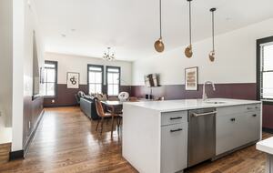 Quintess Collection - Painted Lady - Nashville, Tennessee