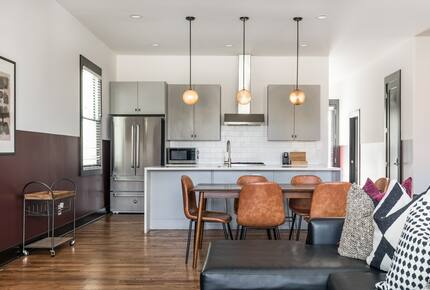 Quintess Collection - Painted Lady - Nashville, Tennessee