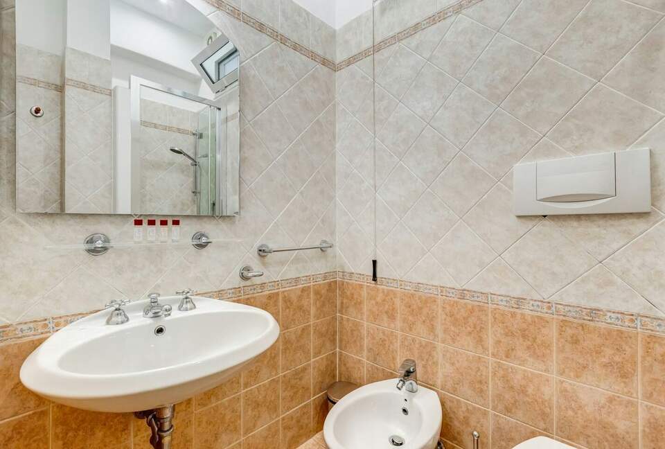 Quintess Collection - Adrianna Residence - Rome, Italy