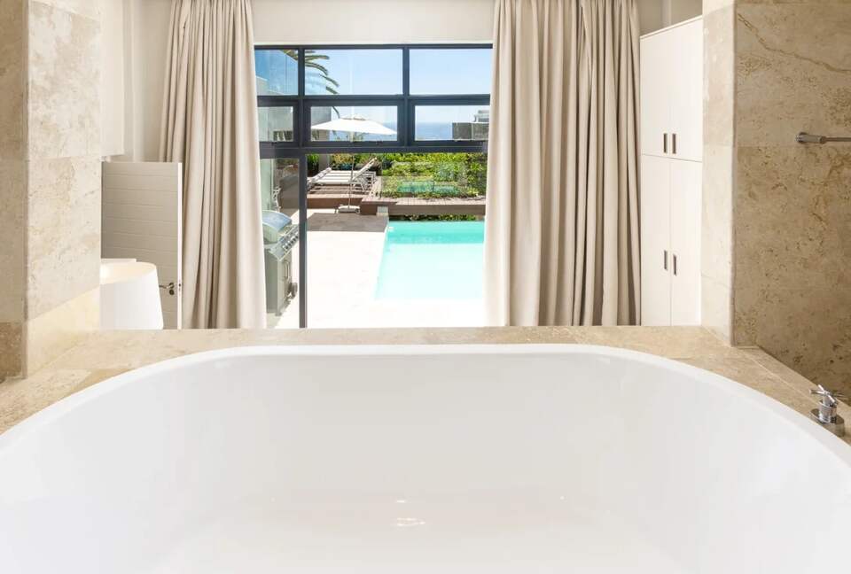 A Coastal Sanctuary Above the Waves - Cape Town, South Africa