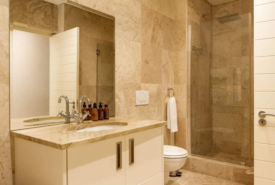 A Coastal Sanctuary Above the Waves - Cape Town, South Africa