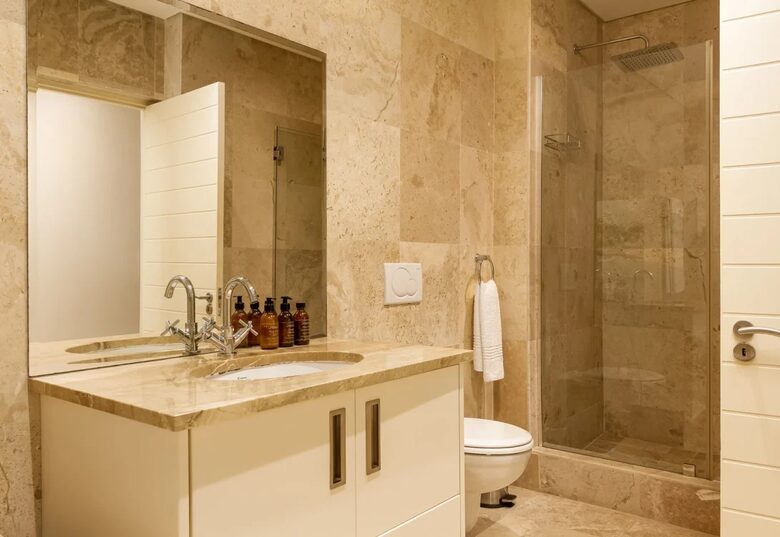 A Coastal Sanctuary Above the Waves - Cape Town, South Africa