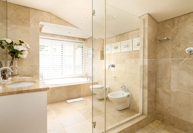 A Coastal Sanctuary Above the Waves - Cape Town, South Africa