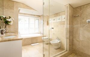 A Coastal Sanctuary Above the Waves - Cape Town, South Africa