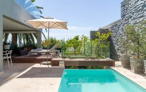 A Coastal Sanctuary Above the Waves - Cape Town, South Africa