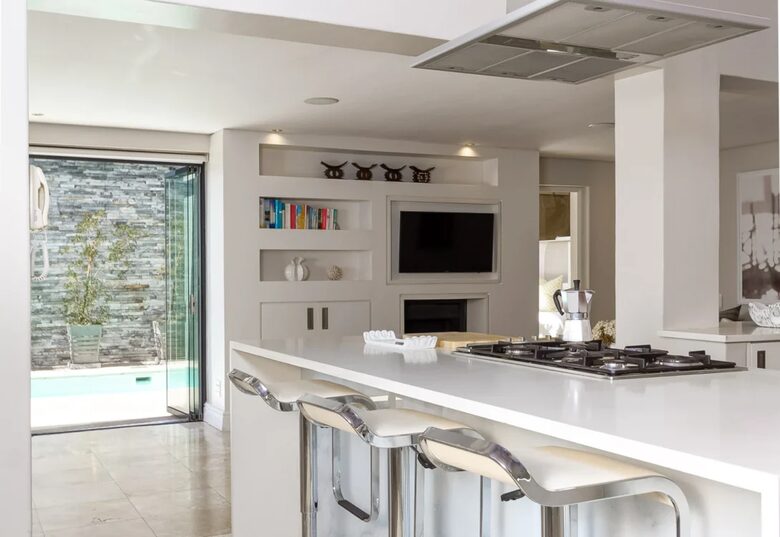 A Coastal Sanctuary Above the Waves - Cape Town, South Africa