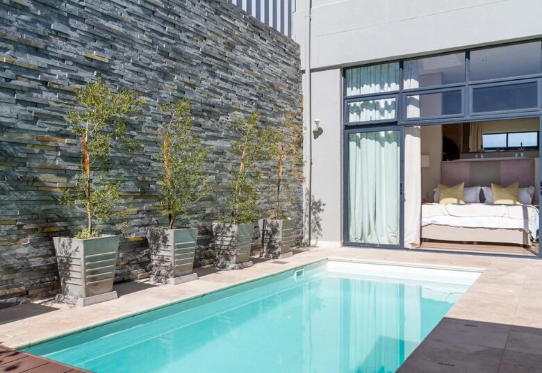 A Coastal Sanctuary Above the Waves - Cape Town, South Africa