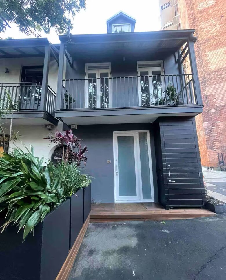 Modern Sydney Terrace House - Surry Hills, Australia