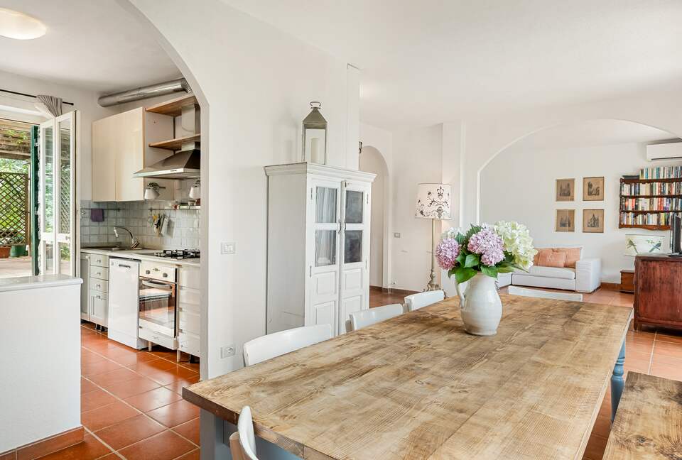 Refined Coastal Retreat with Panoramic Views - Moneglia, Italy