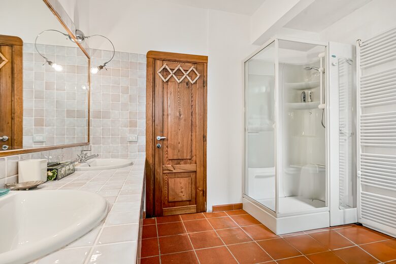 Refined Coastal Retreat with Panoramic Views - Moneglia, Italy