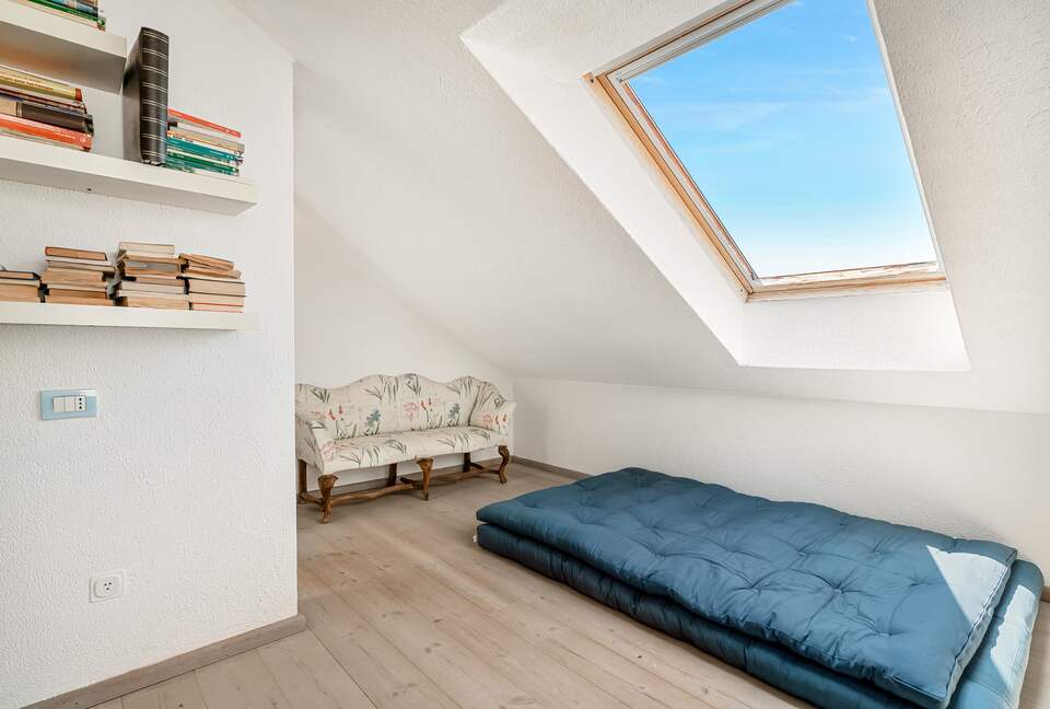 Refined Coastal Retreat with Panoramic Views - Moneglia, Italy