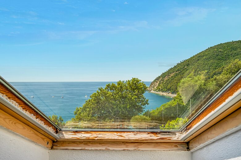 Refined Coastal Retreat with Panoramic Views - Moneglia, Italy