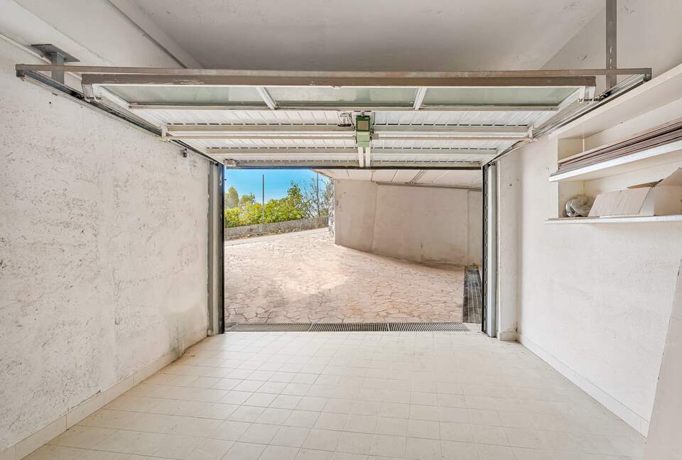 Refined Coastal Retreat with Panoramic Views - Moneglia, Italy