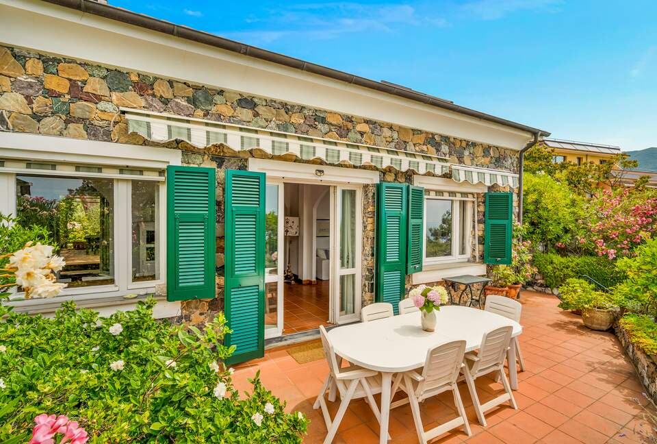 Refined Coastal Retreat with Panoramic Views - Moneglia, Italy