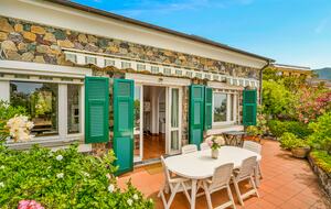 Refined Coastal Retreat with Panoramic Views - Moneglia, Italy