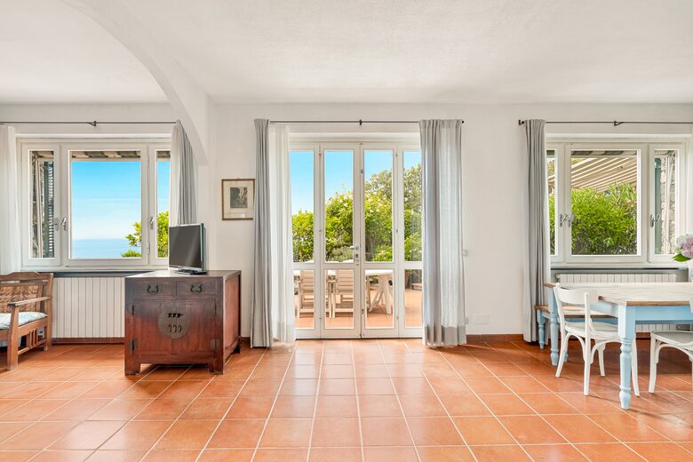 Refined Coastal Retreat with Panoramic Views - Moneglia, Italy