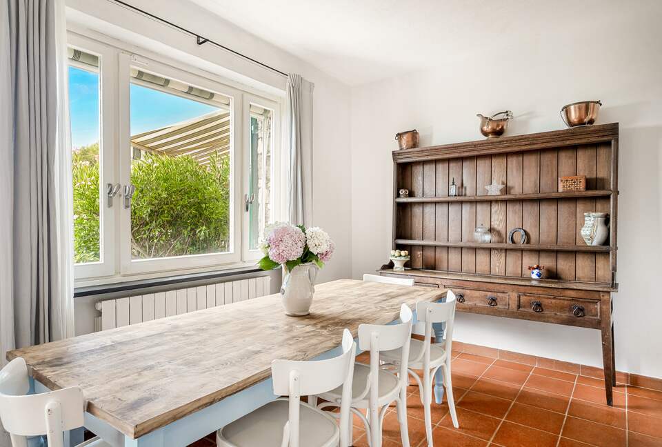 Refined Coastal Retreat with Panoramic Views - Moneglia, Italy