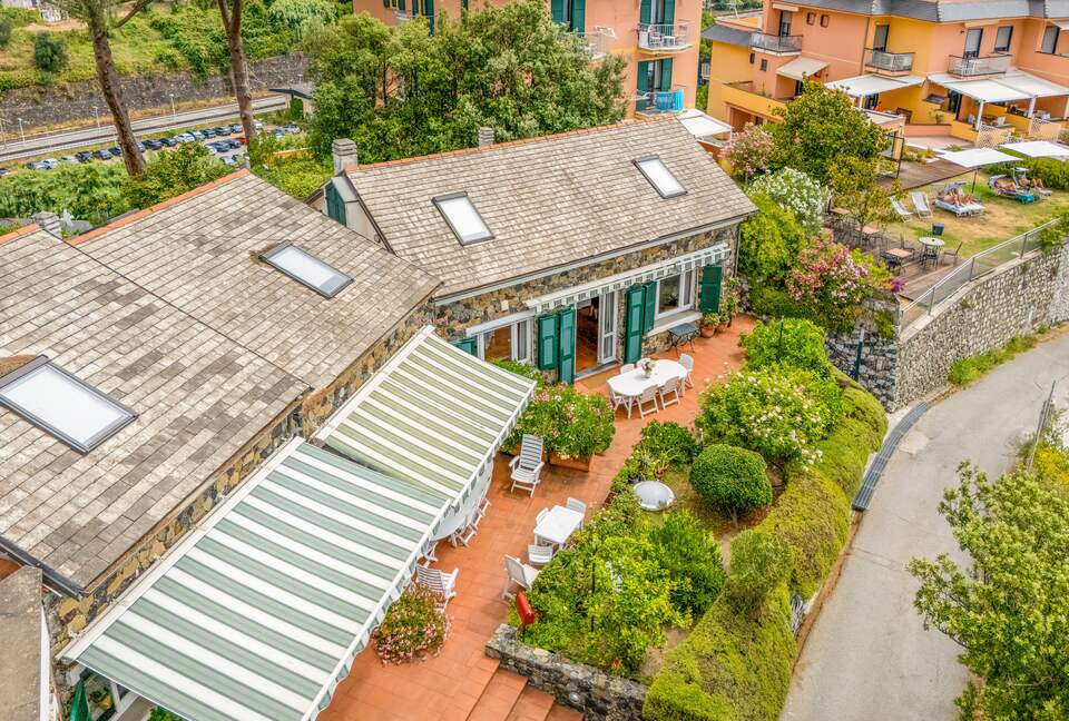 Refined Coastal Retreat with Panoramic Views - Moneglia, Italy